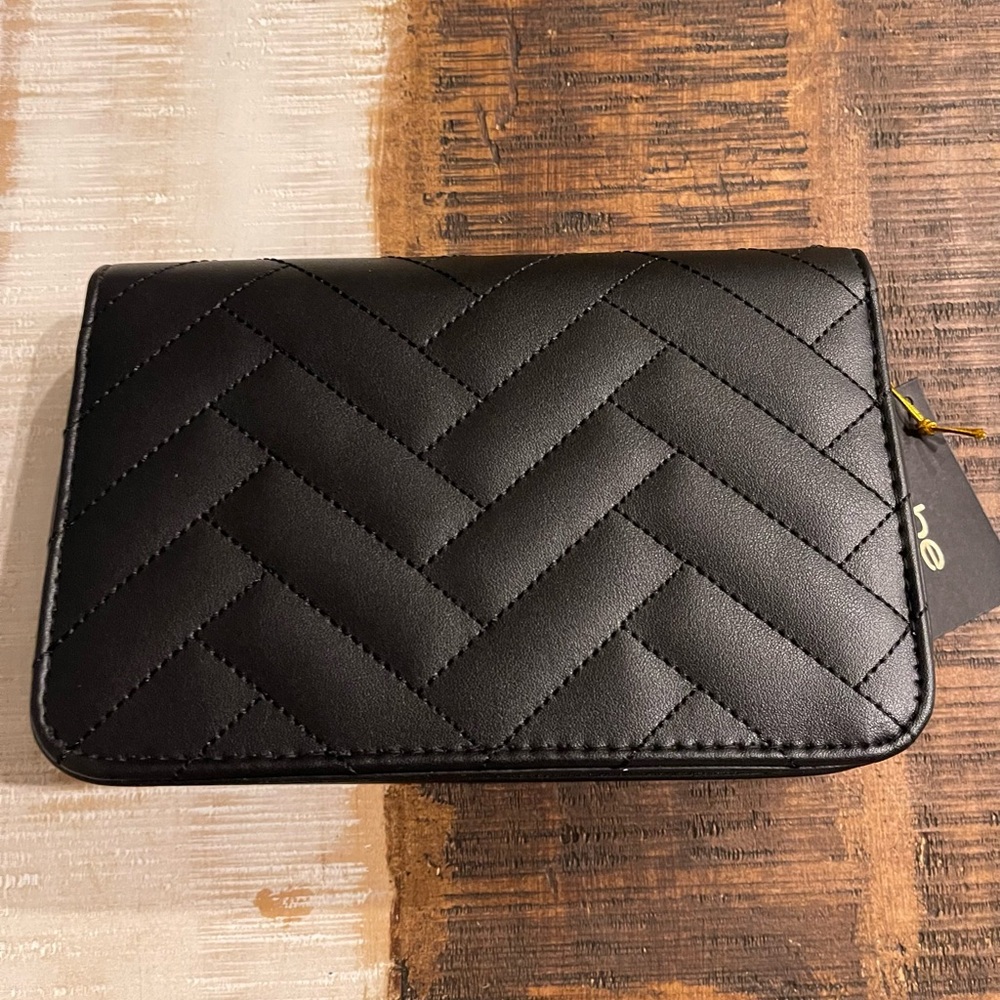 Bebe Black Quilted Crossbody Wallet Bag Gold Logo Chain Strap NWT - Picture 5 of 6
